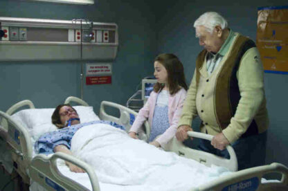 A Grandpa for Christmas (2007) Starring Ernest Borgnine on DVD - Image 4