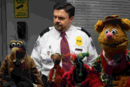 A Muppets Christmas: Letters to Santa (2008) Starring Steve Whitmire on DVD - Image 4
