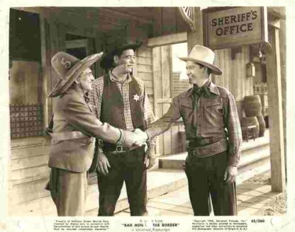 Bad Men of the Border (1945) with English Subtitles on DVD - Image 2