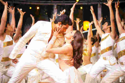Bunty Aur Babli (2005) with English Subtitles on DVD - Image 3