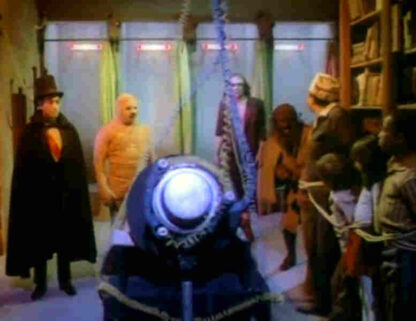 Capulina contra los monstruos (1974) with English Subtitles on DVD - Image 3