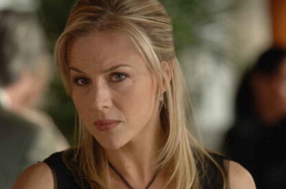 Circle of Friends (2006) Starring Julie Benz on DVD - Image 3