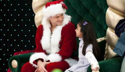 Desperately Seeking Santa (2011) Starring Laura Vandervoort on DVD - Image 2