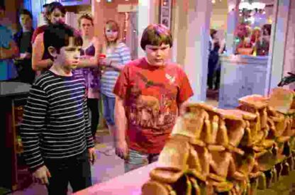 Diary of a Wimpy Kid: Rodrick Rules (2011) Starring Zachary Gordon on DVD - Image 3