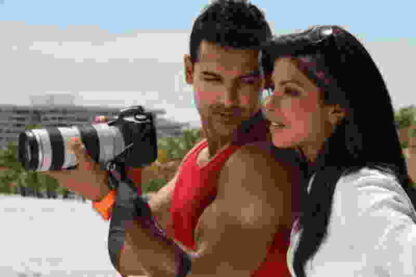 Dostana (2008) with English Subtitles on DVD - Image 2