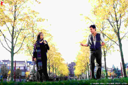 Hum Tum (2004) with English Subtitles on DVD - Image 3