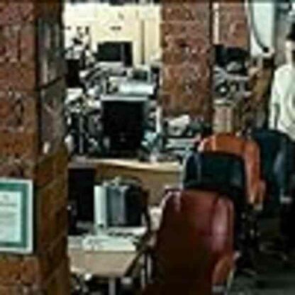 Inadequate People (2010) with English Subtitles on DVD - Image 2