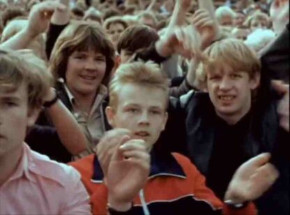 Is It Easy to Be Young? (1986) with English Subtitles on DVD - Image 2