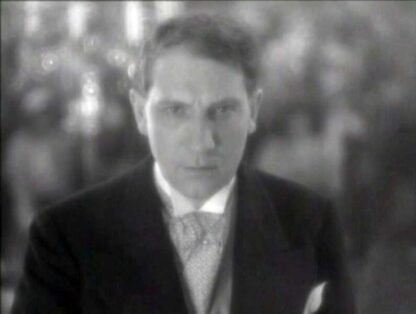 Le parfum de la dame en noir (1931) Starring Huguette Duflos on DVD - Image 2