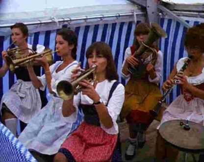 Liebesgrüße aus der Lederhose, 5. Teil: Die Bruchpiloten vom Königssee (1978) with English Subtitles on DVD - Image 4