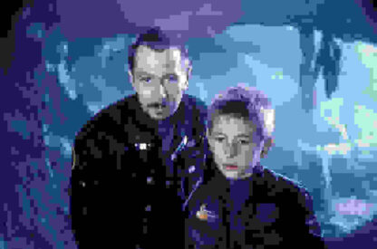 Lost in Space (1998) Starring William Hurt on DVD - Image 3