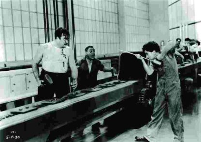 Modern Times (1936) Starring Charles Chaplin on DVD - Image 3
