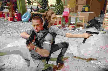 Mr. & Mrs. Smith (2005) Starring Brad Pitt on DVD - Image 4