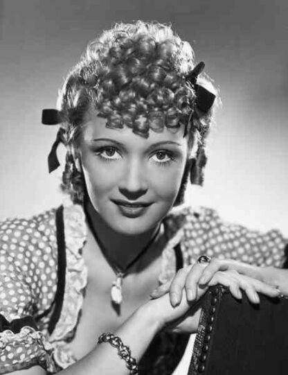 Operette (1940) with English Subtitles on DVD