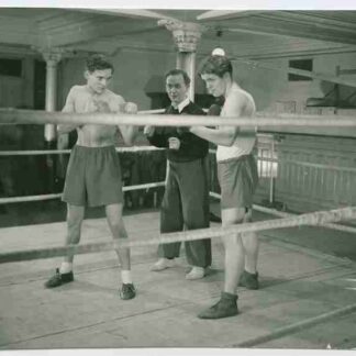Prästen som slog knockout (1943) with English Subtitles on DVD