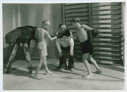 Prästen som slog knockout (1943) with English Subtitles on DVD - Image 3
