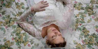 Roses à crédit (2010) with English Subtitles on DVD - Image 3