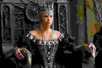 Snow White and the Huntsman (2012) Starring Kristen Stewart on DVD - Image 2