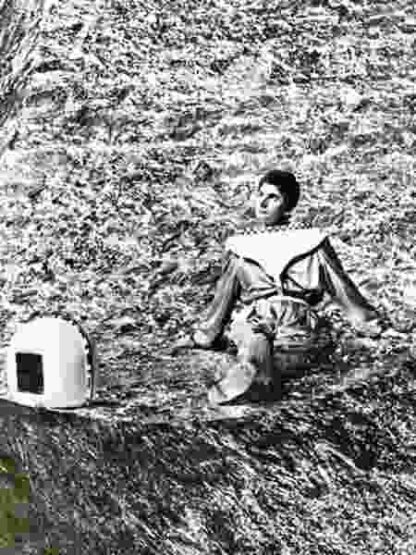 Steps to the Moon (1964) with English Subtitles on DVD - Image 2