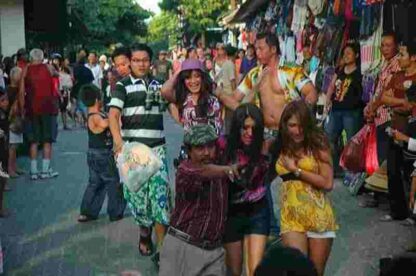 Suami-Suami Takut Istri: The Movie (2008) with English Subtitles on DVD - Image 4