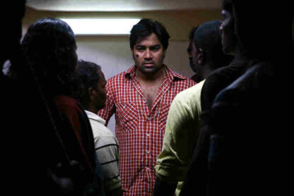 Thamizh Padam (2010) with English Subtitles on DVD - Image 2