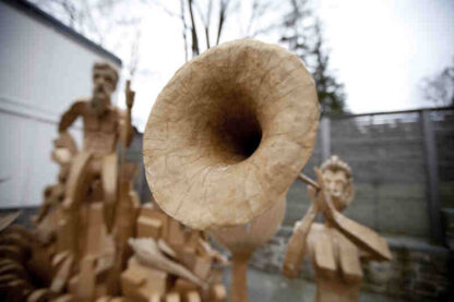 The Cardboard Bernini (2012) Starring on DVD - Image 4