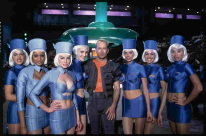 The Fifth Element (1997) with English Subtitles on DVD - Image 2