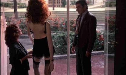 The Man Who Loved Women (1977) with English Subtitles on DVD - Image 4