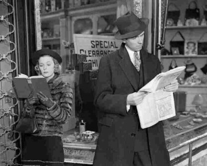 The Shop Around the Corner (1940) Starring Margaret Sullavan on DVD - Image 2