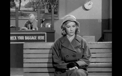 The Twilight Zone Mirror Image (1960) Starring Rod Serling on DVD - Image 5