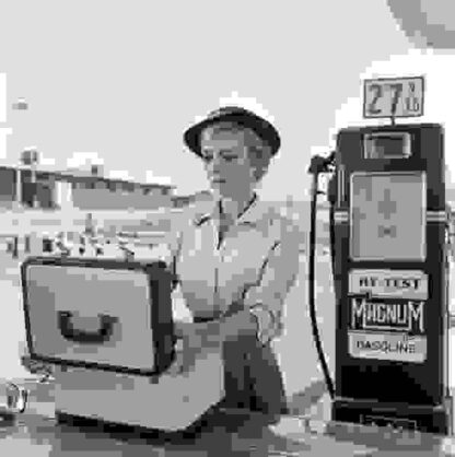 The Twilight Zone The Hitch-Hiker (1960) Starring Inger Stevens on DVD - Image 3