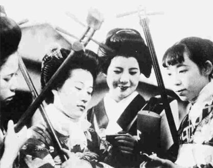 Three Sisters with Maiden Hearts (1935) with English Subtitles on DVD - Image 3