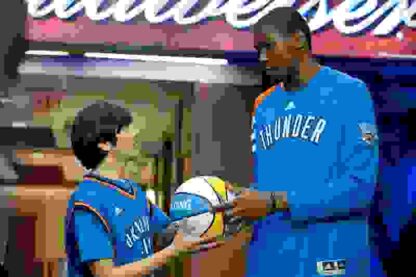 Thunderstruck (2012) Starring Kevin Durant on DVD - Image 2