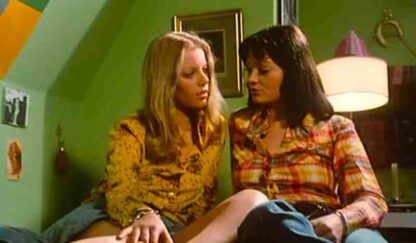 Varsity Playthings (1975) with English Subtitles on DVD - Image 3
