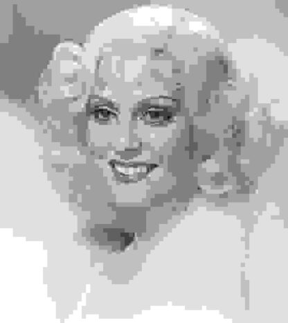 Victor/Victoria (1982) Starring Julie Andrews on DVD - Image 2